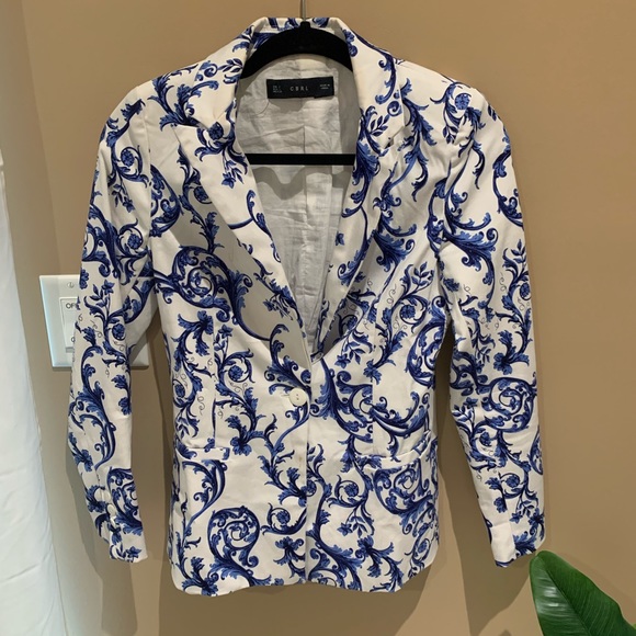 Super Classy White and Blue Blazer - Picture 4 of 8